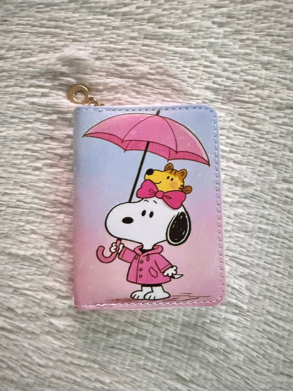 Pink Belle Snoopy sister wallet holding a pink umbrella Woodstock on his head